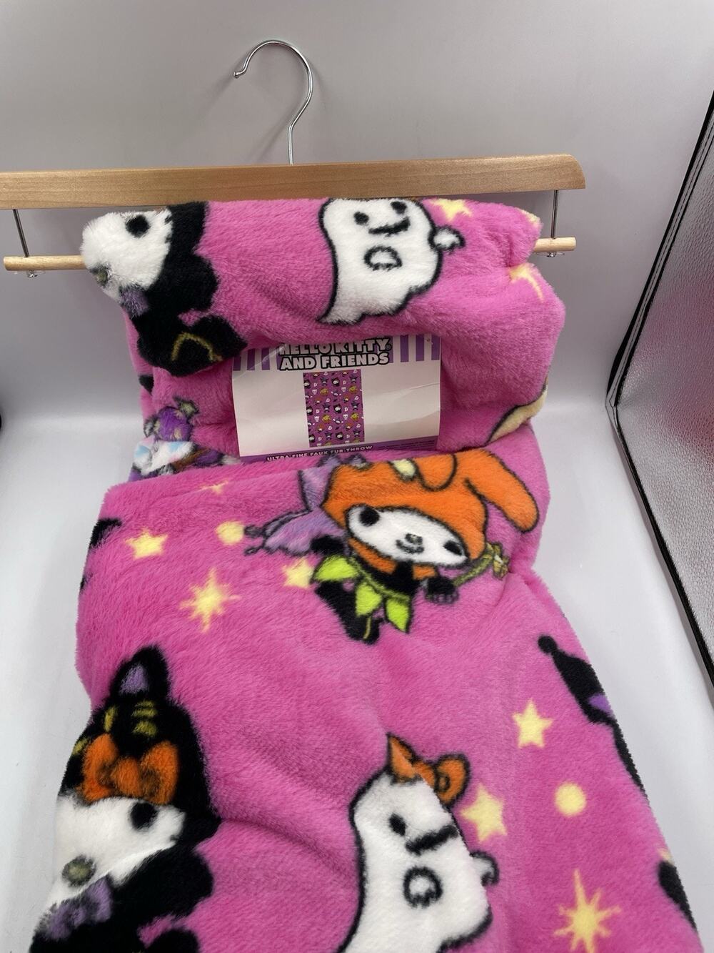 Hello Kitty Sanrio Ultra Fine Faux Fur Throw Halloween Kuromi My Melody NWT